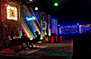 uptown cafe & bistro
