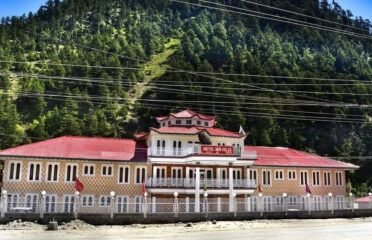 Hotel Mid Hills kalam