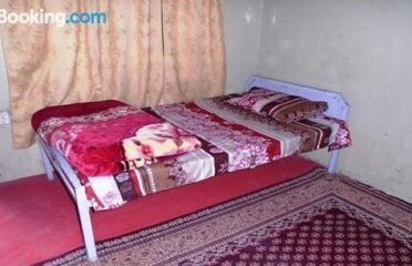 Pakeeza Hotel