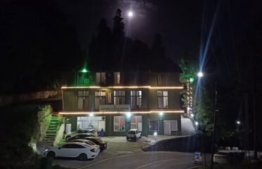 Safari Pines Hotel